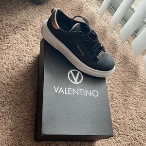 VALENTINO DEMETRA BLACK SNEAKERS SIZE 6